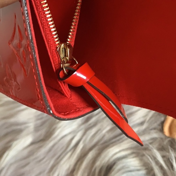 Louis Vuitton Monogram Pochette Lucie - Picture 11 of 12